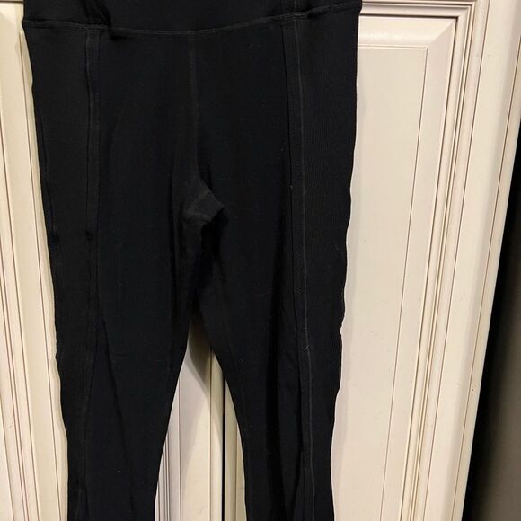 Nike Dri-FIT One
Women's Mid-Rise Leggings Sz Small - Picture 3 of 8